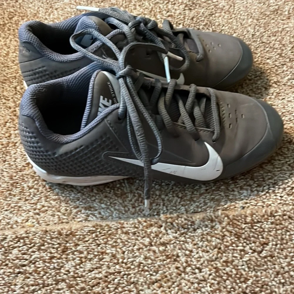 Nike Vapor Strike football cleats 2.5Y